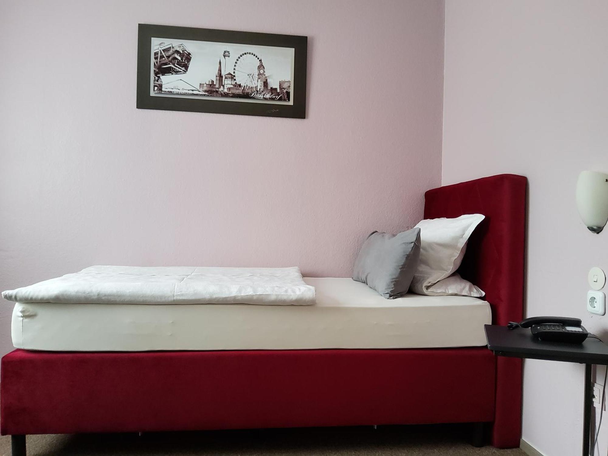 Hotel Schloss Gbr Dusseldorf